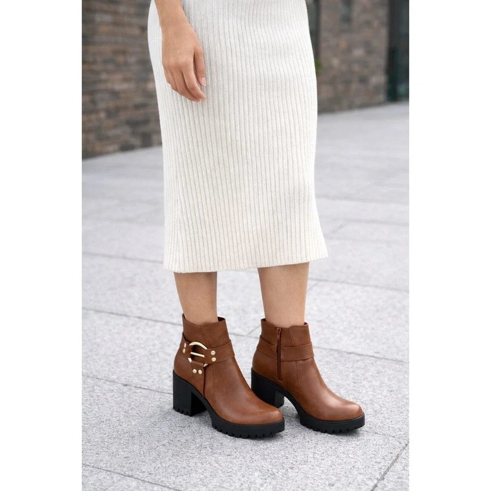 Forever Link Women's Brown Chunky Heel Combat Ankle Boots Size 8.5